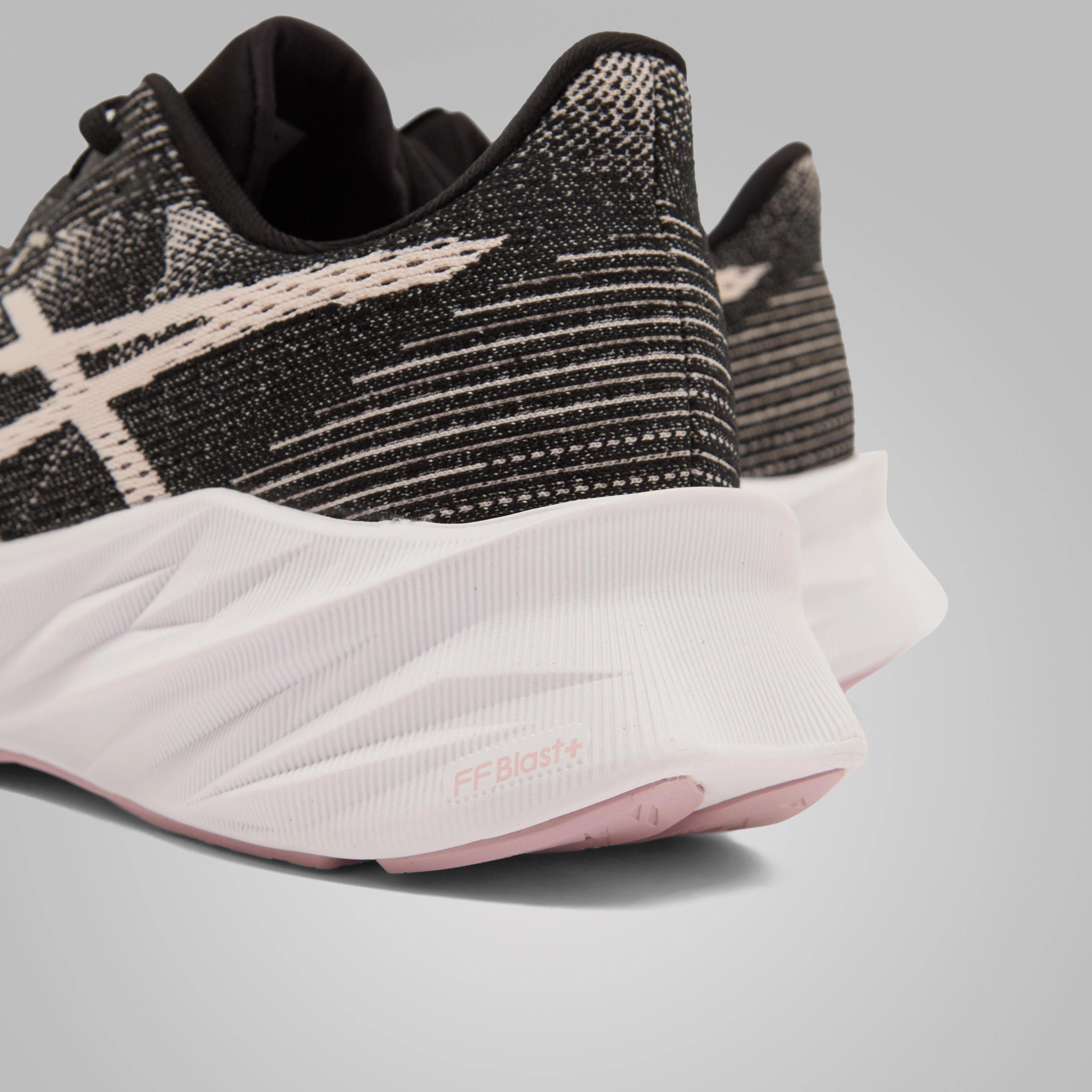 Women’s Dynablast 5 Running Shoes - Image 6